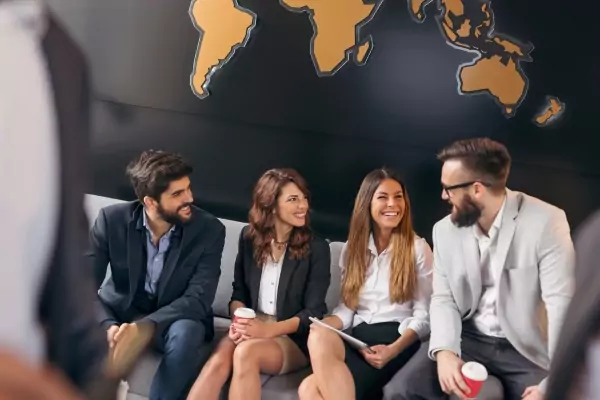 Lavoratori di diverse nazionalità